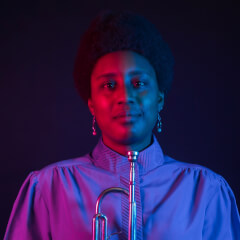 Trumpet Wom