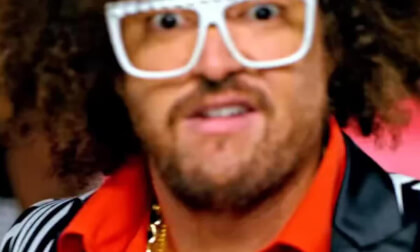 Redfoo - Juicy Wiggle (Official Video)_Full-HD_55_5_RIGHT_ONLY_auto_v1.8.6_LRF_Full_SBS