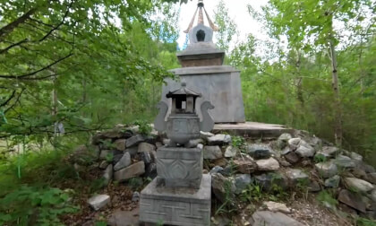 Hidden Place in the Forest - Buddhist Stupa [flat video]