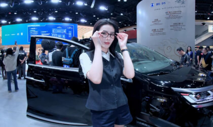 展会上的时尚模特们