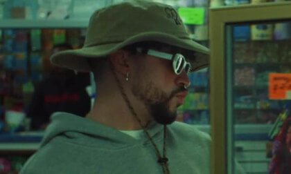 Bad Bunny - Tití Me Preguntó Video Oficial Un Verano Sin Ti_55_5_RIGHT_ONLY_auto_v1.8.6_LRF_Full_SBS