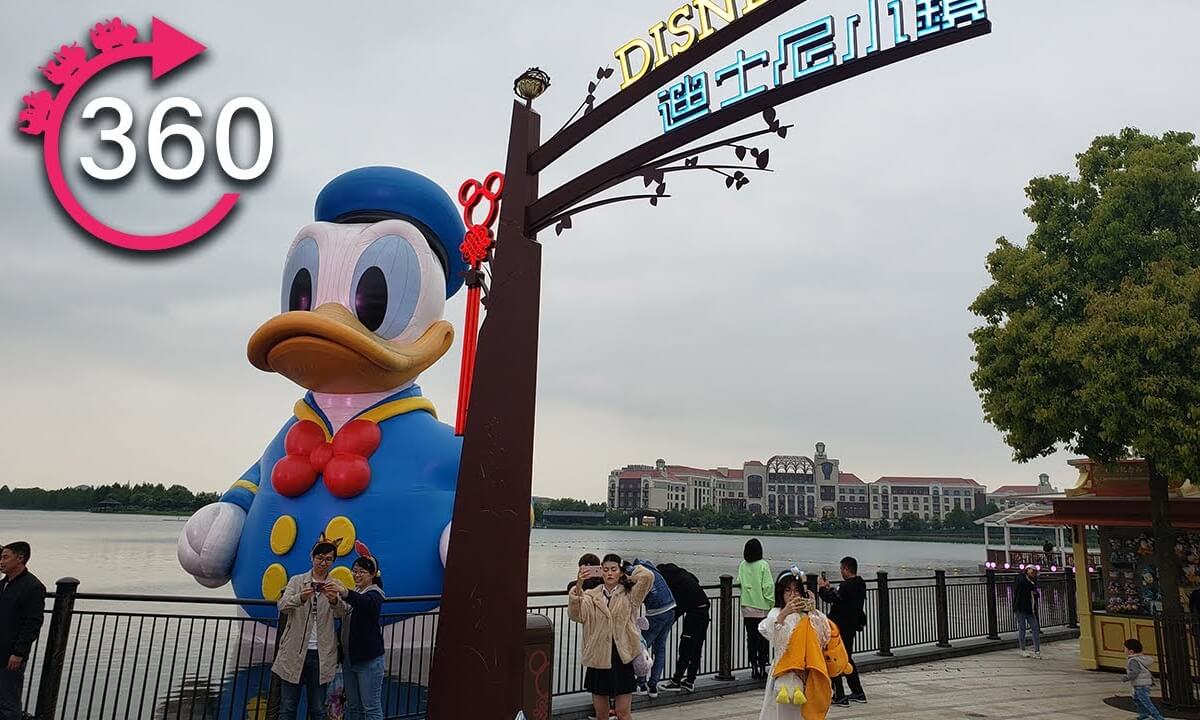 Disneytown Walkthrough at Shanghai Disney