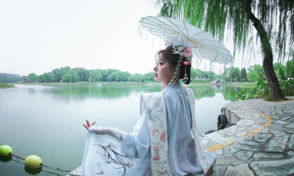 8k Hanfu | A Vision in Silk: Where Hanfu Magnifies Natural Beauty