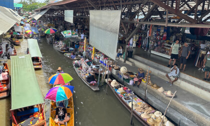 Marketplace in Bangkok - Damnoen Saduak Floating Market and Maeklong Railway Market 泰国 曼谷 水上市场 immersive 沉浸 VR Video Marketplace in Bangkok - Damnoen Saduak Floating Market and Maeklong Railway Market 泰国 曼谷 水上市场 immersive 沉浸 VR