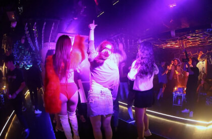 VR Co Don Tren Sofa_2-stitched VR Video VR Co Don Tren Sofa_2-stitched VR