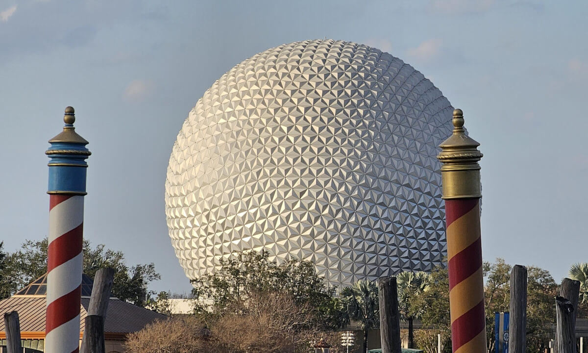 Disney Epcot Tour 180VR 8K