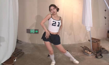 Don't Miss this Great Dance! Group Girls