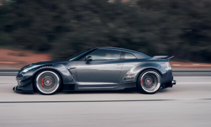 R35 GTR Shooting Flames in 4K
