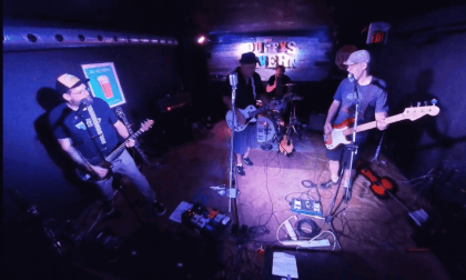 Counterfits At Duffys Tavern in 3D VR Video Counterfits At Duffys Tavern in 3D VR