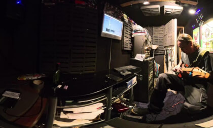 360° Loop Live Impro with a cigarbox guitar using Ableton