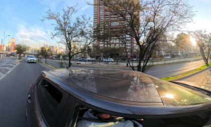 Chile 360 - Apoquindo in a car