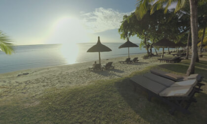 360 VR Tropical resort with view to the ocean and sunshine, Mauritius