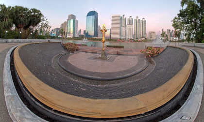 Immersive Bangkok: Benjakitti Park Skyline in VR180 3D (8K)