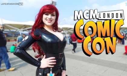 Black Widow Latex Cosplay Girl - ComicCon 3D 8K60