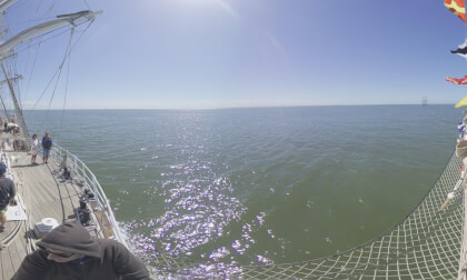 Belem front deck turnaround chasing "le Français"