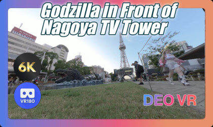 Godzilla in Front of Nagoya TV Tower - 名古屋のテレビ塔前にゴジラが出現