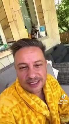 v0f044gc0000cifdgtrc77u0oeafvt00