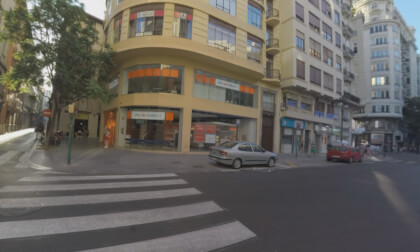 360 VR People on the street of Valencia, Spain