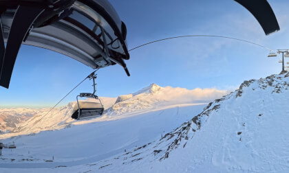 Ski to Lärmstange 2 Talstation cloud cover rolling in Hintertux in VR 360 immersive video