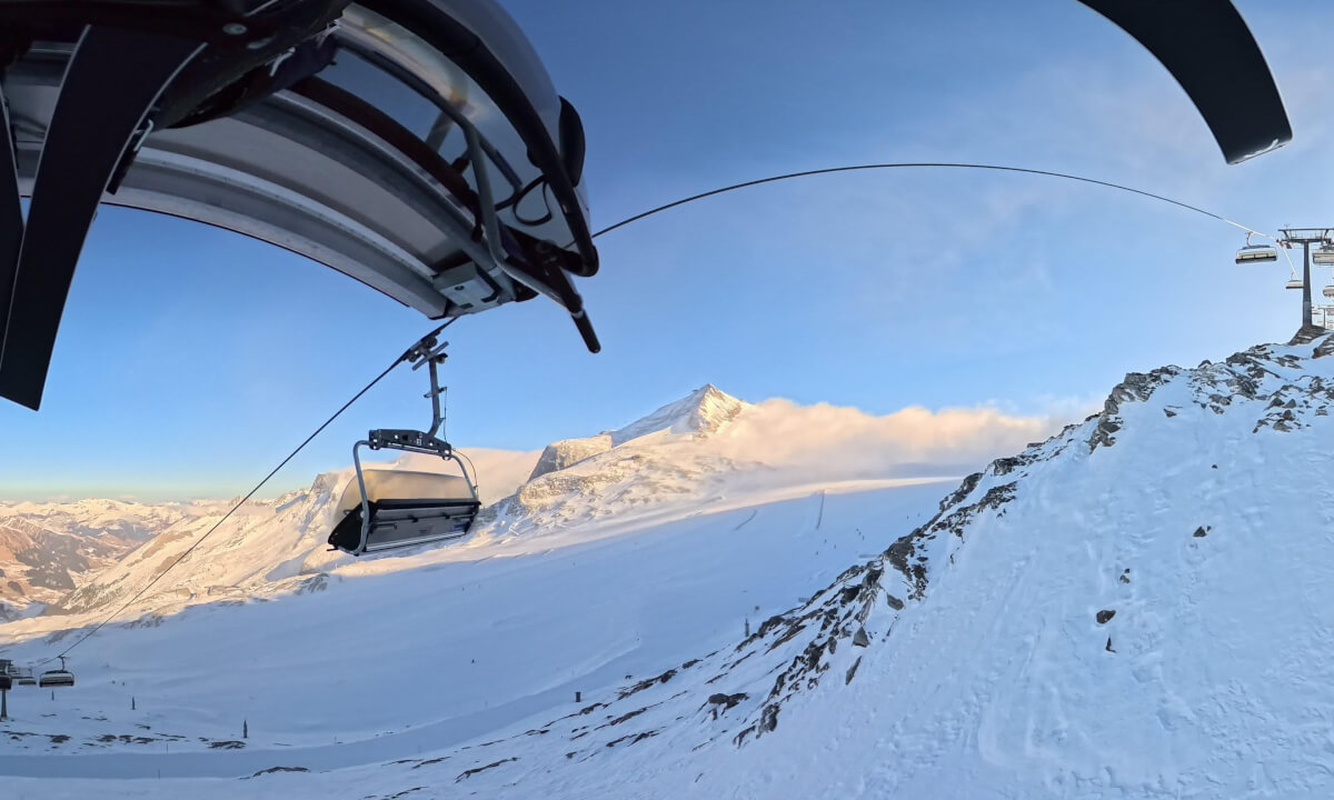 Ski to Lärmstange 2 Talstation cloud cover rolling in Hintertux in VR 360 immersive video