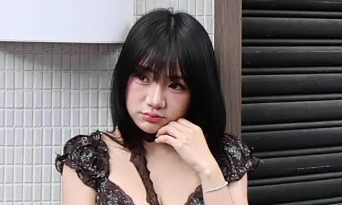 Model Outdoor Photoshoot - Aiku Chan Part 05