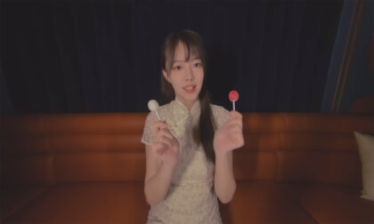 VR ASMR - Do you like lollipops？🍭🥰( Use headphones for better experience )