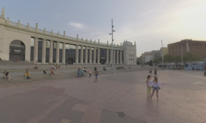 360 VR People and transport traffic on Plaza de Espana, Barcelona