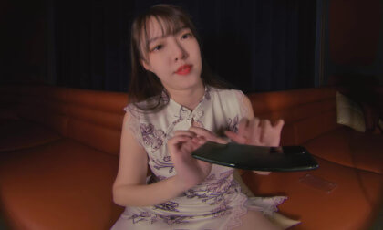 VR ASMR - Let me use my phone to relax your body ~❤️( Use headphones for better experience )