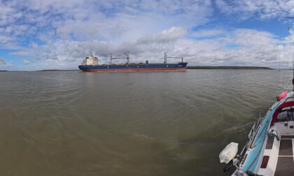 Overtaken by a Giant: Cargo Ship Encounter on the River Seine (VR 360°)
