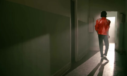 Michael Jackson - Beat It (Official 4K Video)_921522156_LRF_Full_SBS