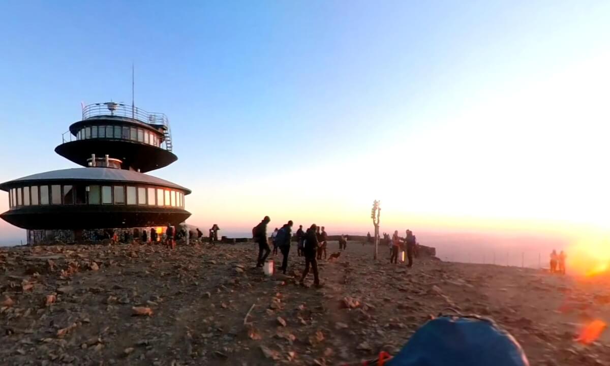 Hike to Sněžka when the sun rises