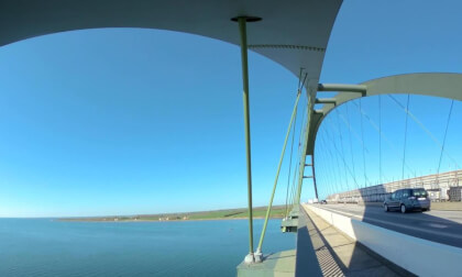 VR180 - Radiant Yellow & Baltic Breeze: A May 1st Tour to the 11th Meridian / Leuchtendes Gelb & Ostseewind: Eine 1. Mai Tour zum 11. Längengrad