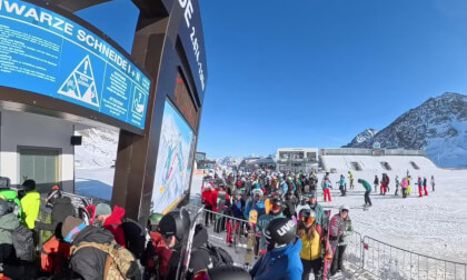 Schwarze Schneide Bahn E61 und E62 ski lift snow winter Sommerbetrieb Sölden Ötztal Tirol Österreich Austria