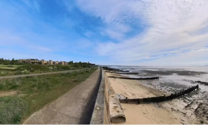 360° VR Quad Skating – Sea Wall Balance Line | Coastal Flow Session 🌊🛼