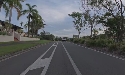 [8K] Late afternoon bicycle ride through commercial, industrial and residential areas in central Gold Coast (Labrador, Arundel, Parkwood)
