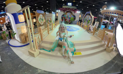 Coser Mascot Performer Or Letter Turner