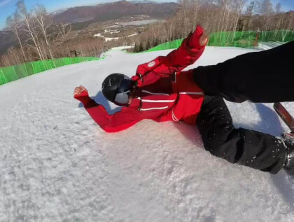 A skier fell and broke two ribs!!!