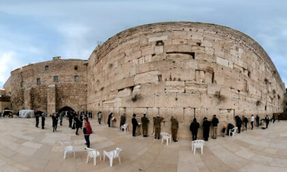 A walk in the Western Wall, Jerusalem, Israel, people pray before dark 360VR VR Video A walk in the Western Wall, Jerusalem, Israel, people pray before dark 360VR VR