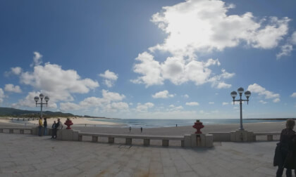 A little walk in Vila Praia de Ancora in 3D180 8K