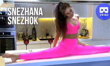 Snezhana Snezhok doing the splits on the table VR Video Snezhana Snezhok doing the splits on the table VR