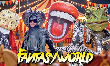Step into fantasy realm, encounter stage NPCs, Ultimate visual spectacle!