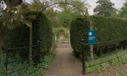 Sandy Lodge Memorial Garden VR180
