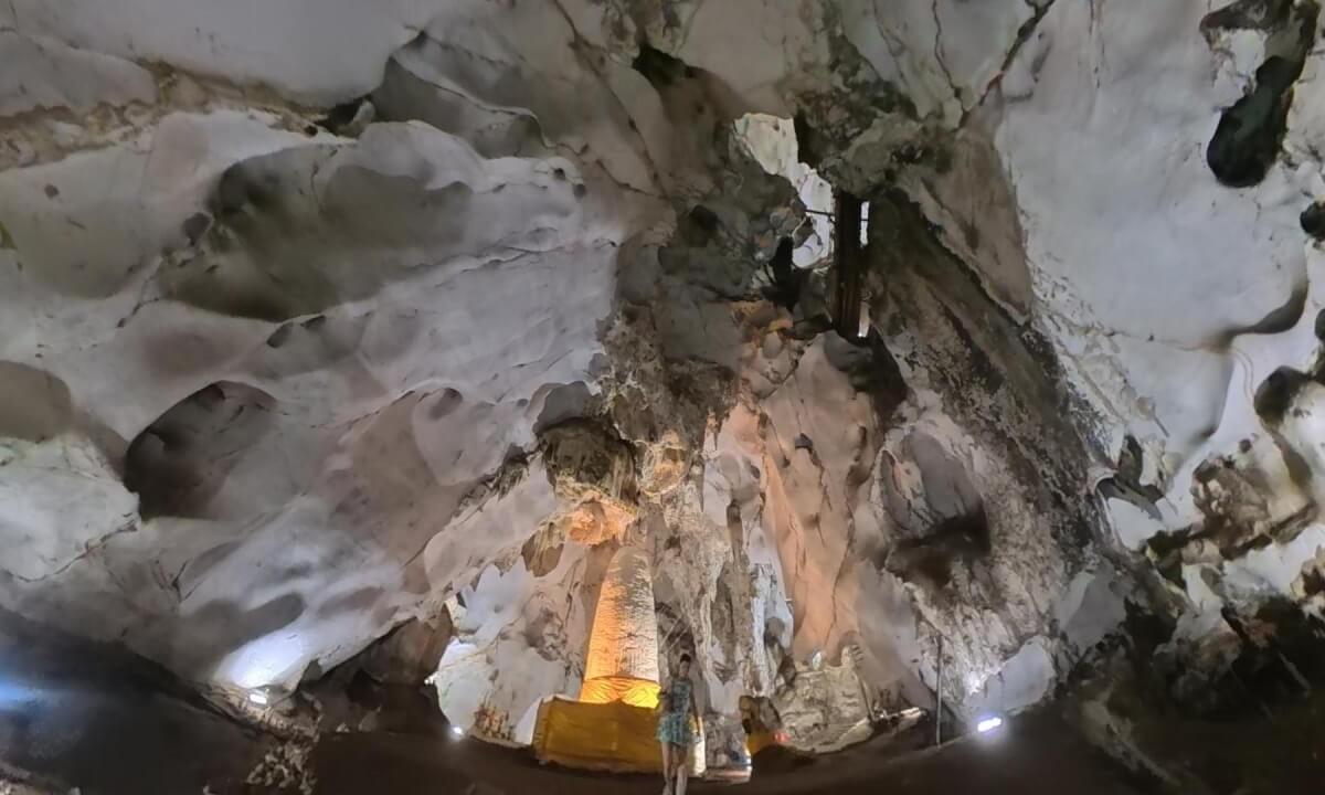 Muang On Cave Walk Thailand