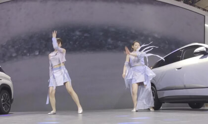 [VR 180] Auto Show Dance
