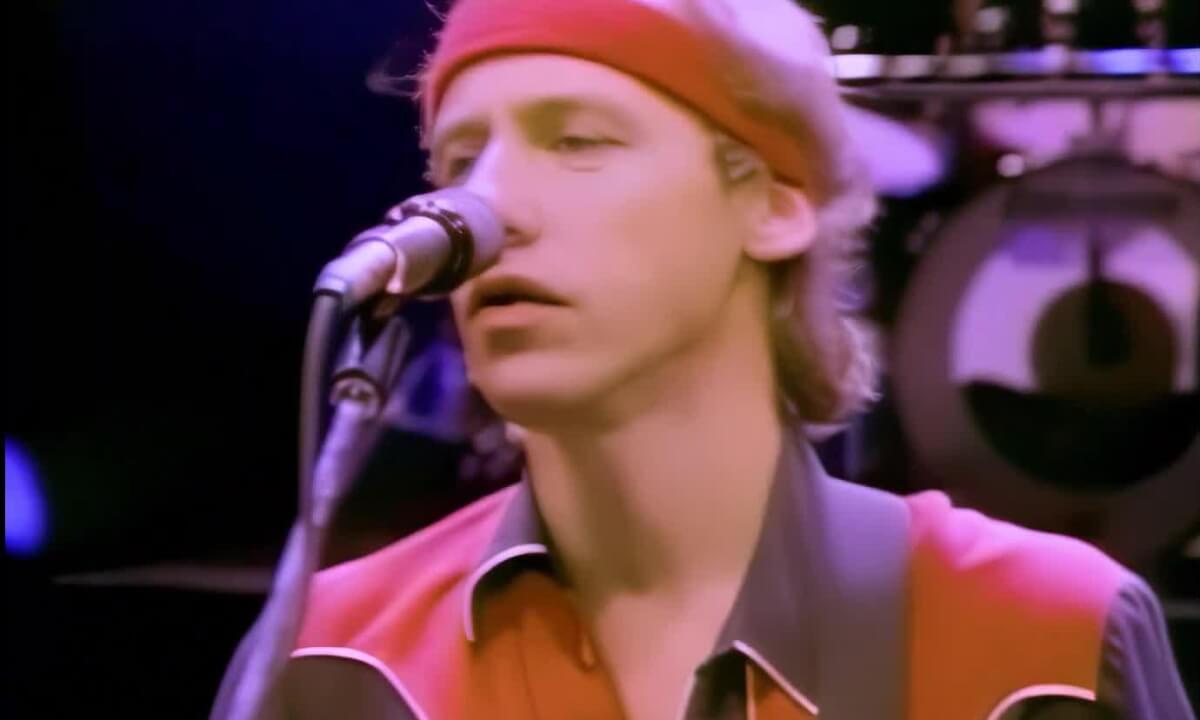 Dire Straits - Walk of Life (1985) (US version)