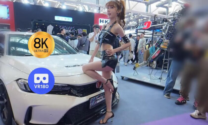 Racing model with high heels on GT Show 高跟改装车模小姐姐