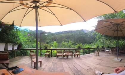 ANH EM GẶP NHAU CHÉM GIÓ  (2)