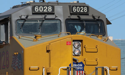Power Change for Departure — UP 6028 Takes the Lead in Phoenix | VR180