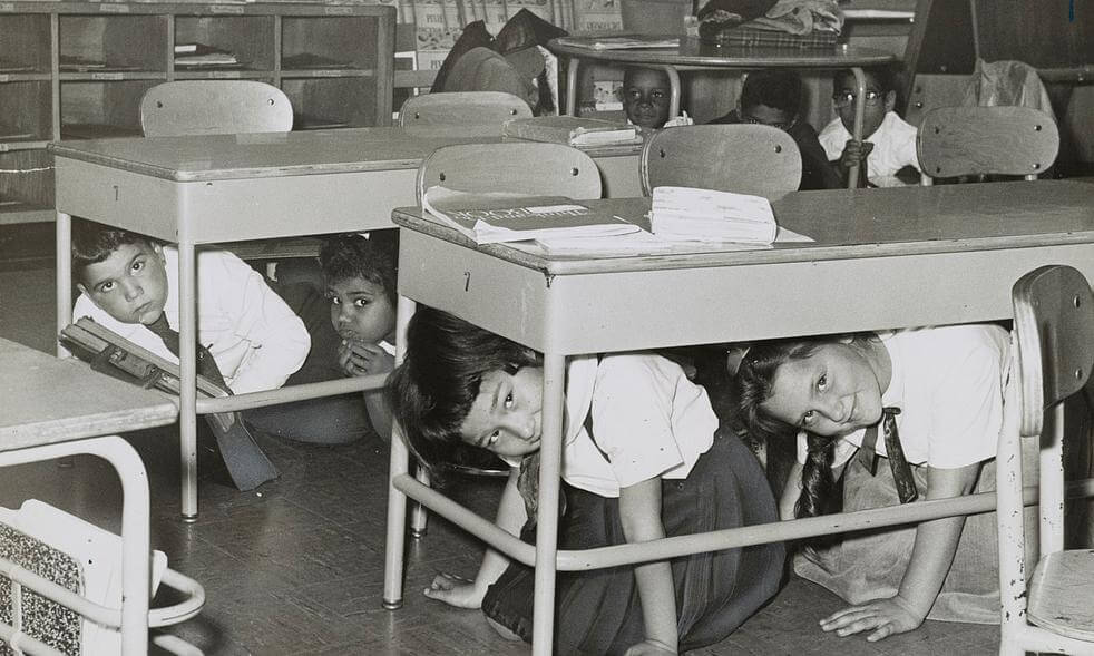 U.S. Federal Civil Defense Administration - Duck and Cover (1951)