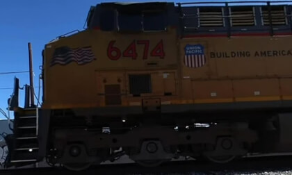 VR180 Cab-Side Experience | UP6474 Leads a Short Rail Train into Phoenix Yard